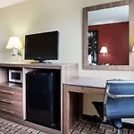 Super 8 by Wyndham Chester/Richmond Area