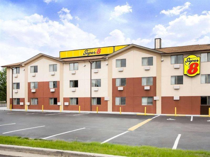 Super 8 By Wyndham Chester/richmond Area Motel