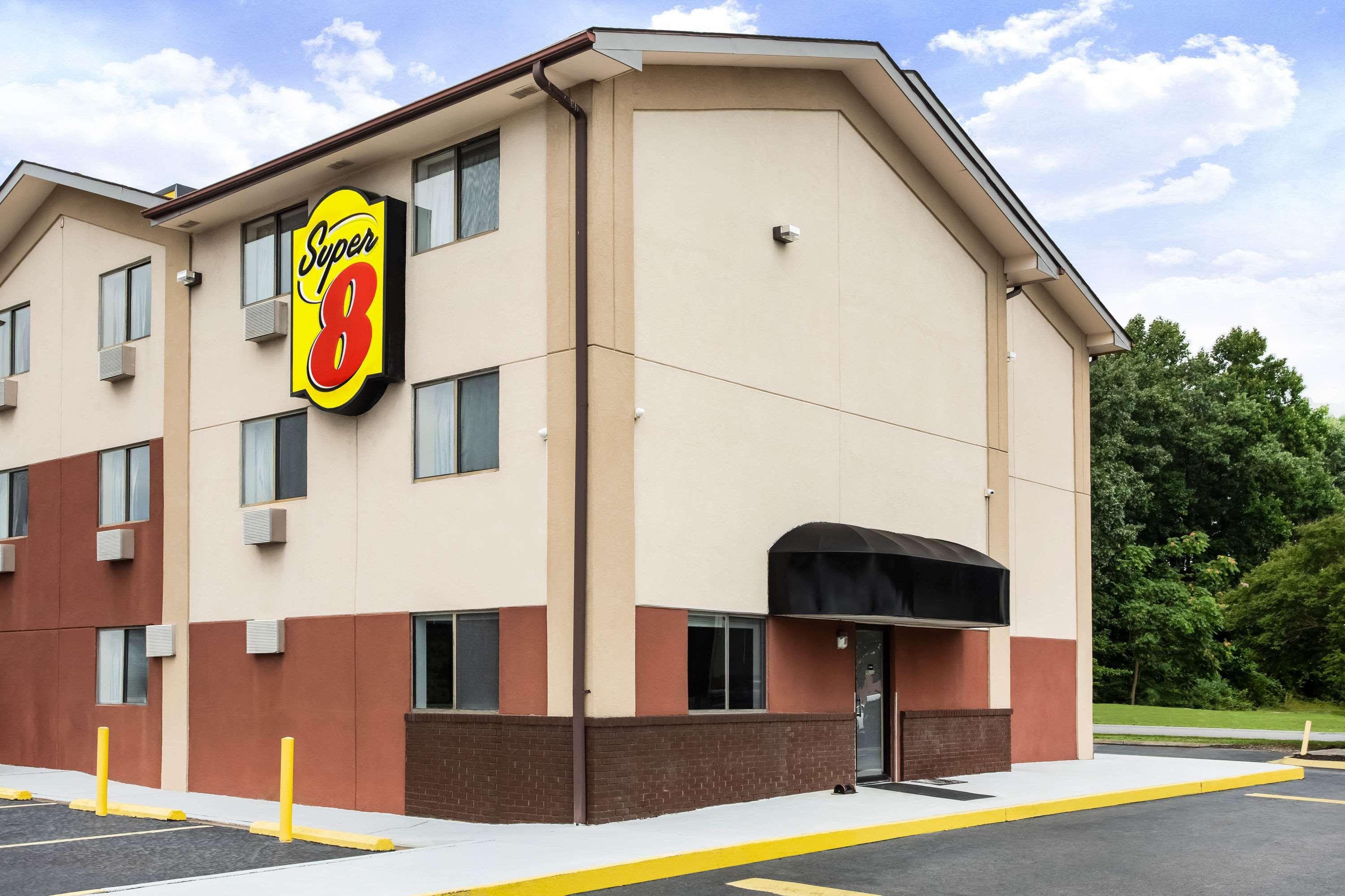 Motel Super 8 By Wyndham Chester/richmond Area 2*