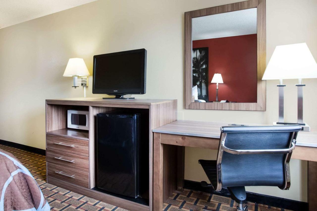 Super 8 By Wyndham Chester/richmond Area 2* Chester